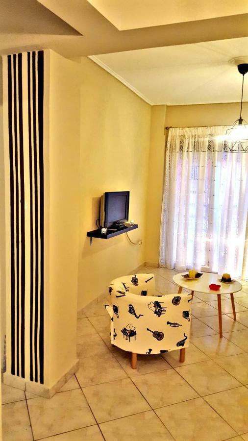Cozy And Minimal Apartment Pireu Exterior foto